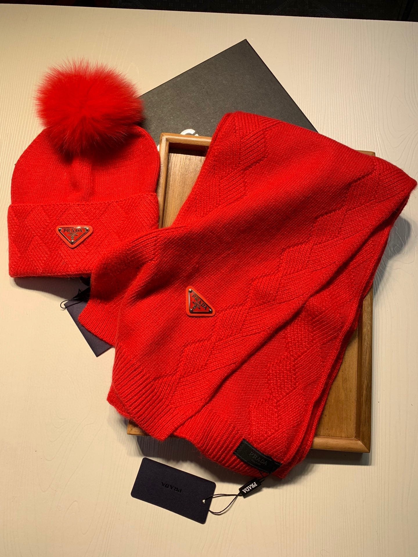 SET SCARF AND HAT IN CHERRY RED WOOL AND RABBIT FUR 416367