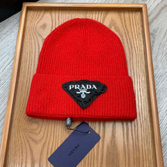 BEANIE HAT IN CHERRY RED WOOL 431358