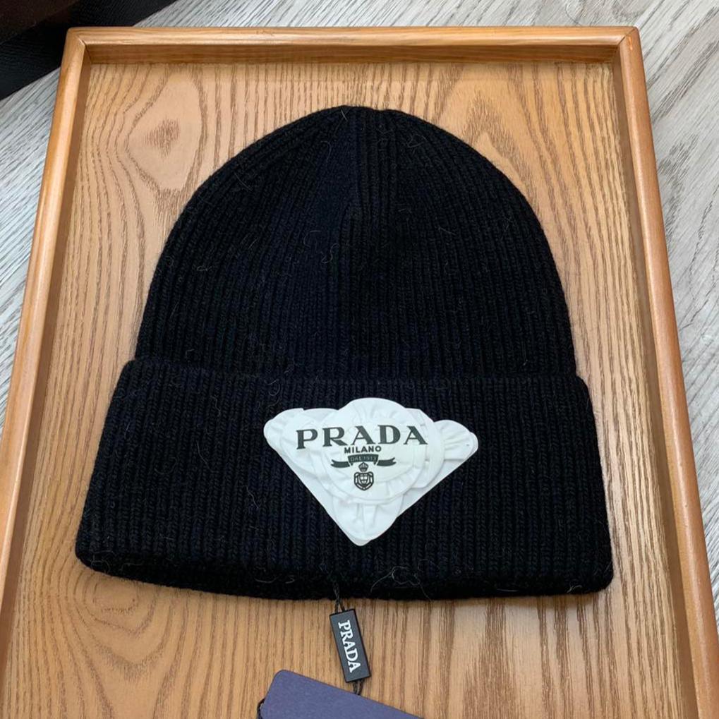 BEANIE HAT IN BLACK WOOL 431357