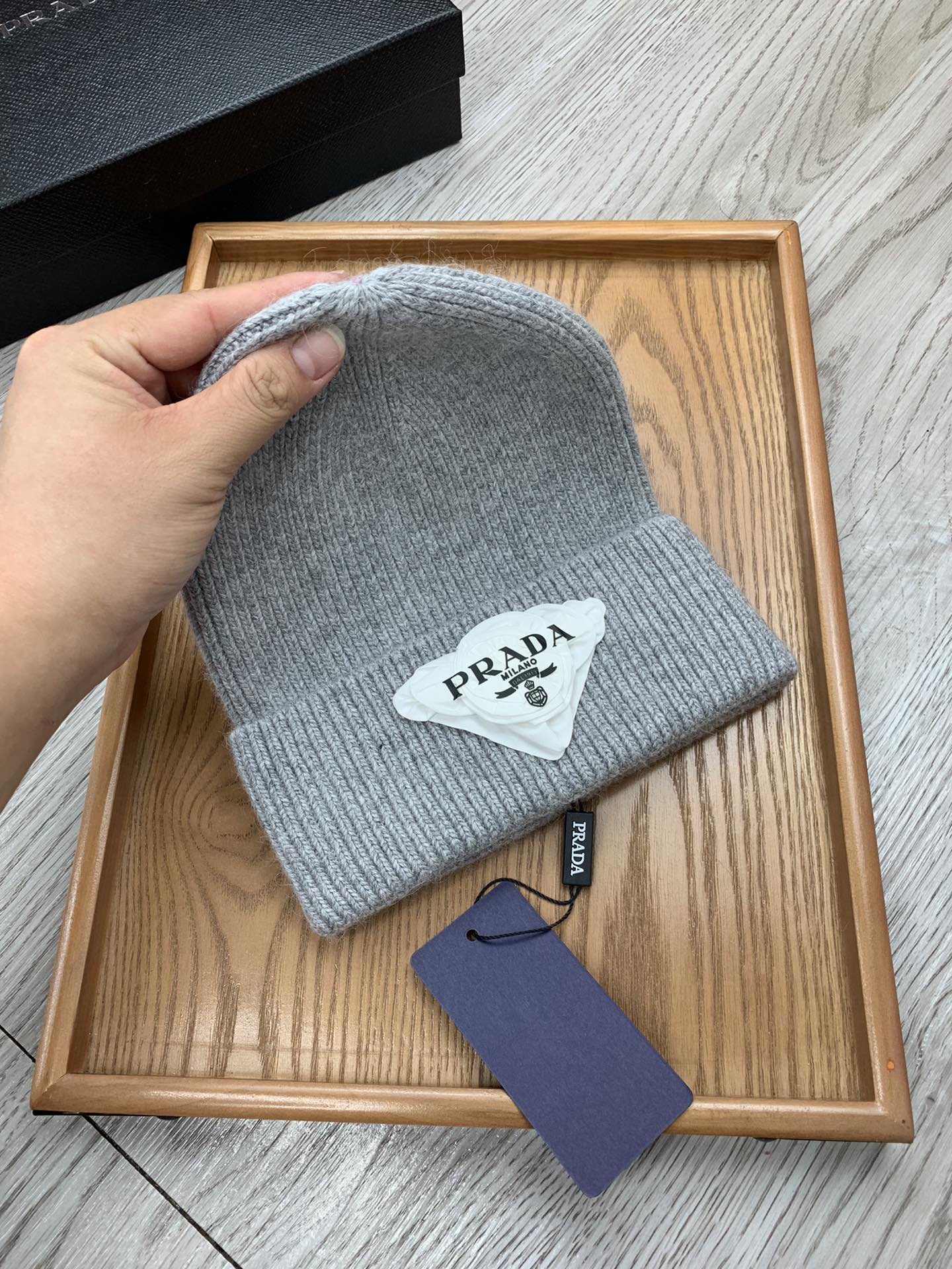 BEANIE HAT IN PALE GRAY WOOL 431360