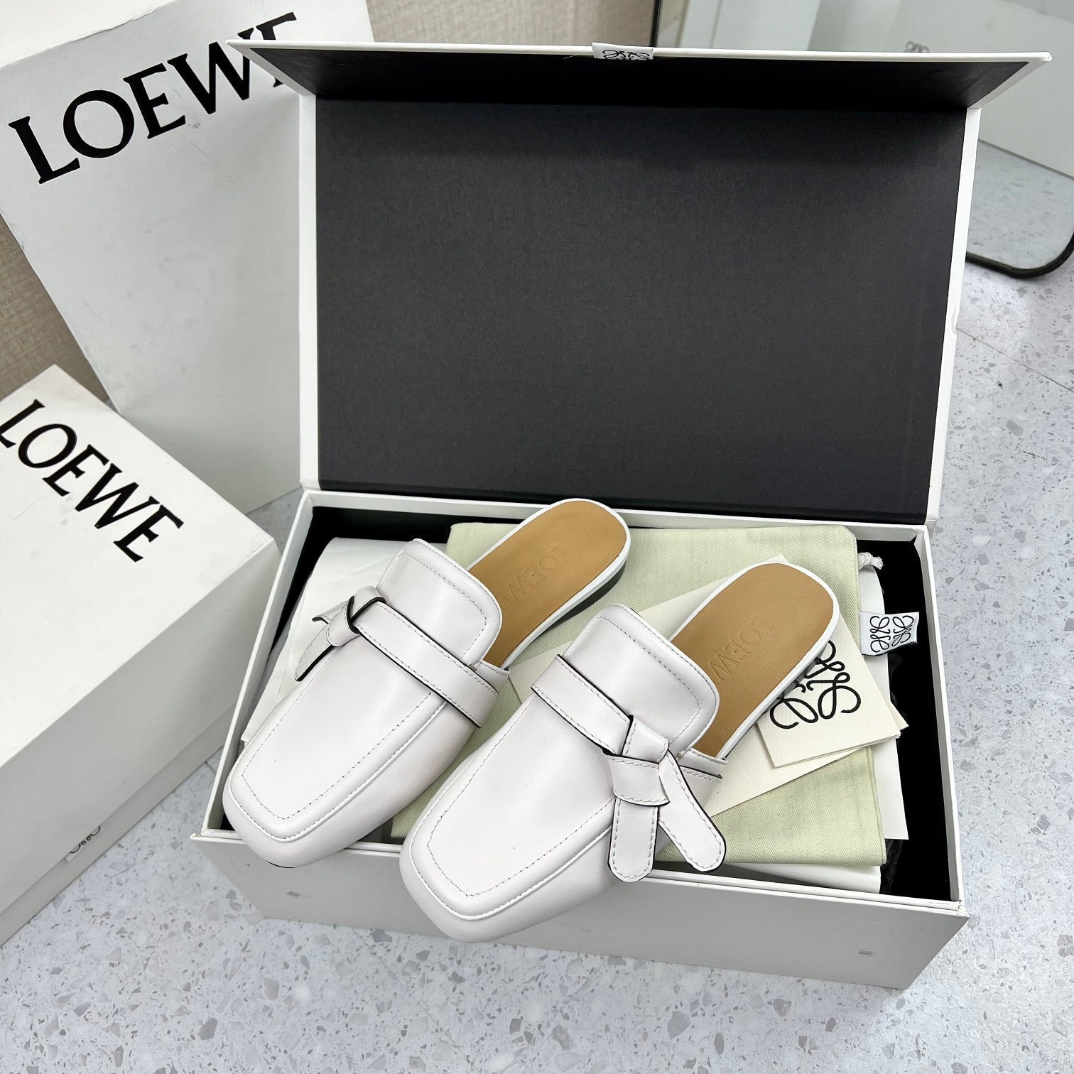 LW GATE BELTED MULE WHITE CALFSKIN