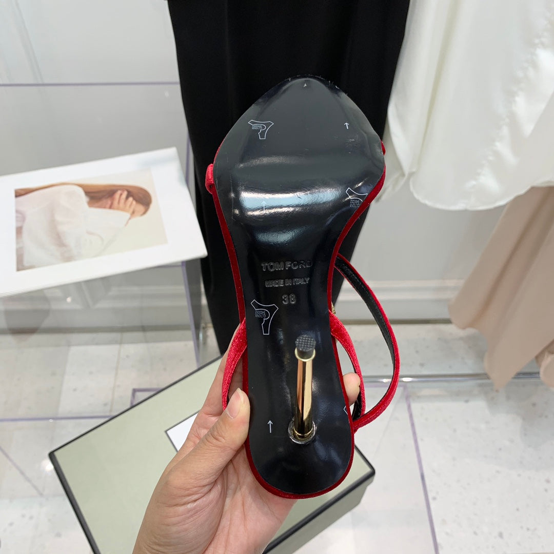 TOM FORD 26S GOLD BUCKLE HEELS 105 MM IN RED VELVET