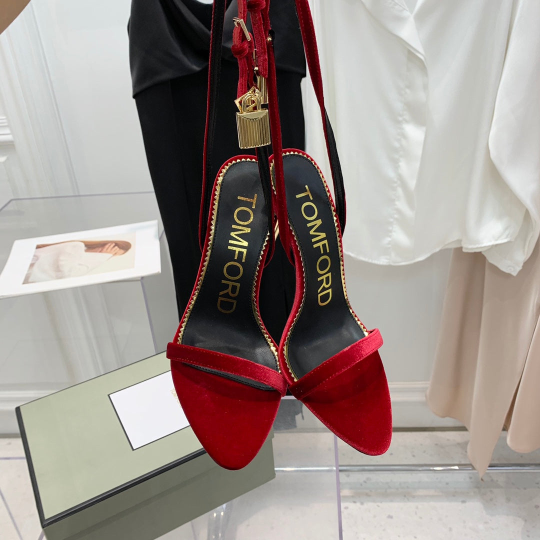 TOM FORD 26S GOLD BUCKLE HEELS 105 MM IN RED VELVET