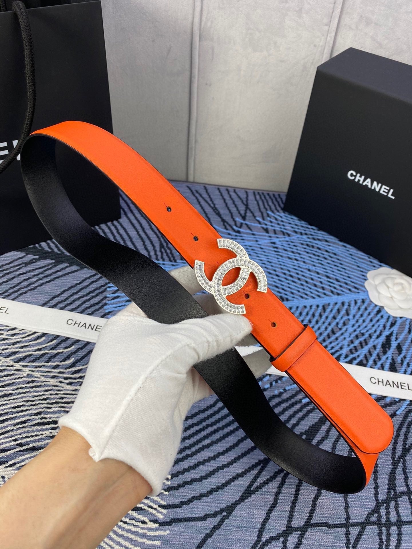 CHANEL 25S BELT 30 MM IN ORANGE CALFSKIN WITH GOLD HARDWARE 615097