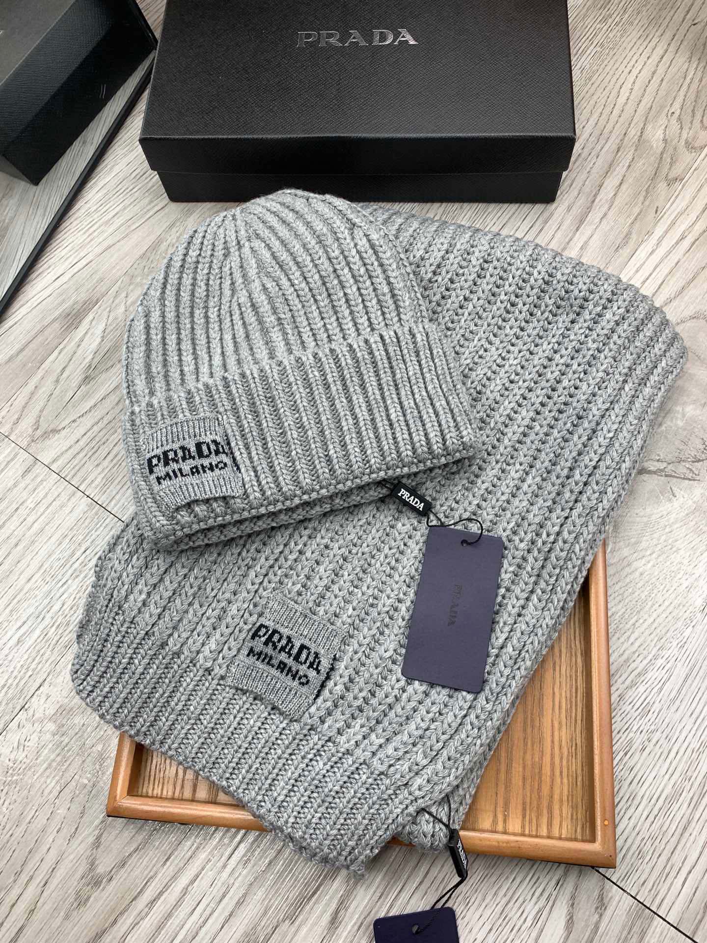 SET SCARF AND HAT IN PALE GRAY WOOL AND RABBIT FUR 388992