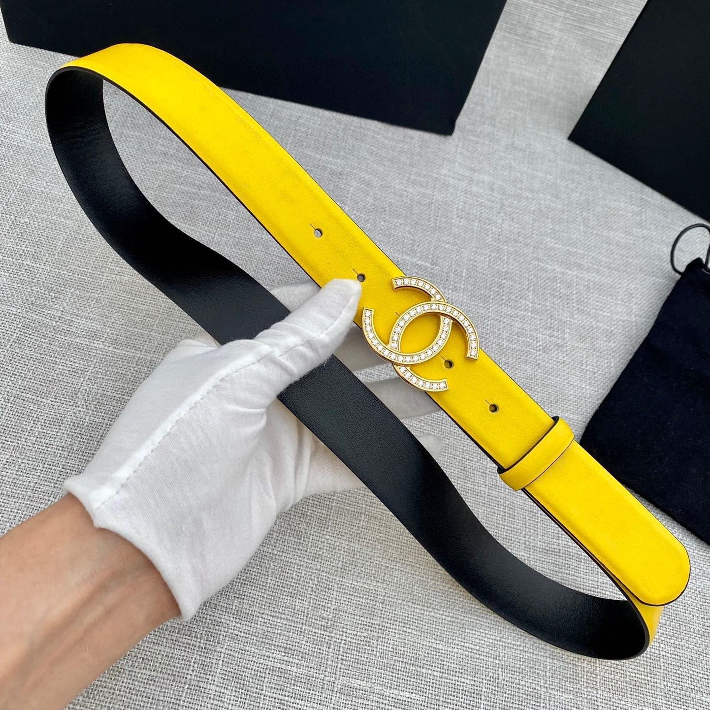 CHANEL 26S BELT 30 MM IN YELLOW CALFSKIN WITH GOLD HARDWARE 661510