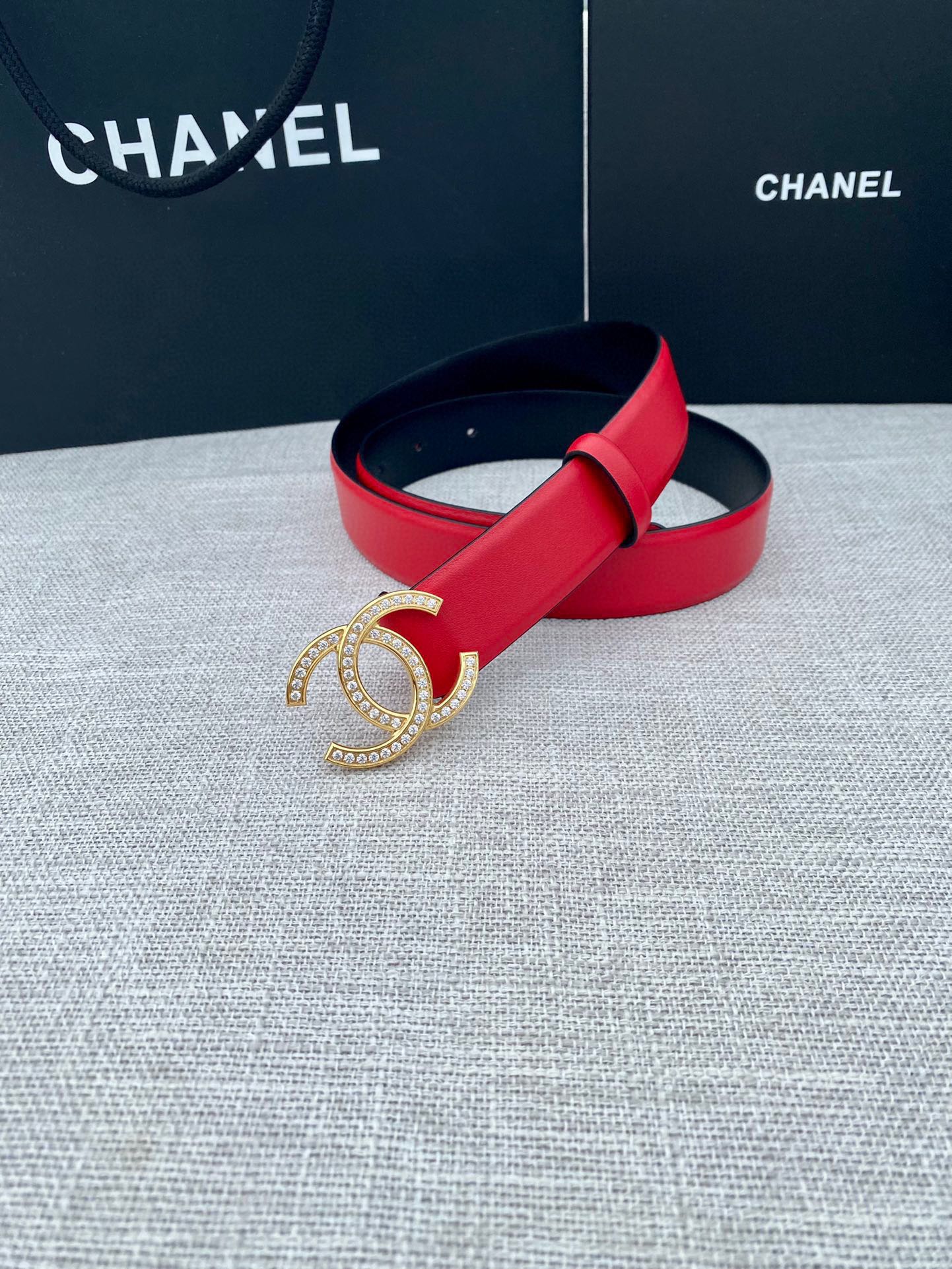 CHANEL 26S BELT 30 MM IN RED CALFSKIN WITH GOLD HARDWARE 661517