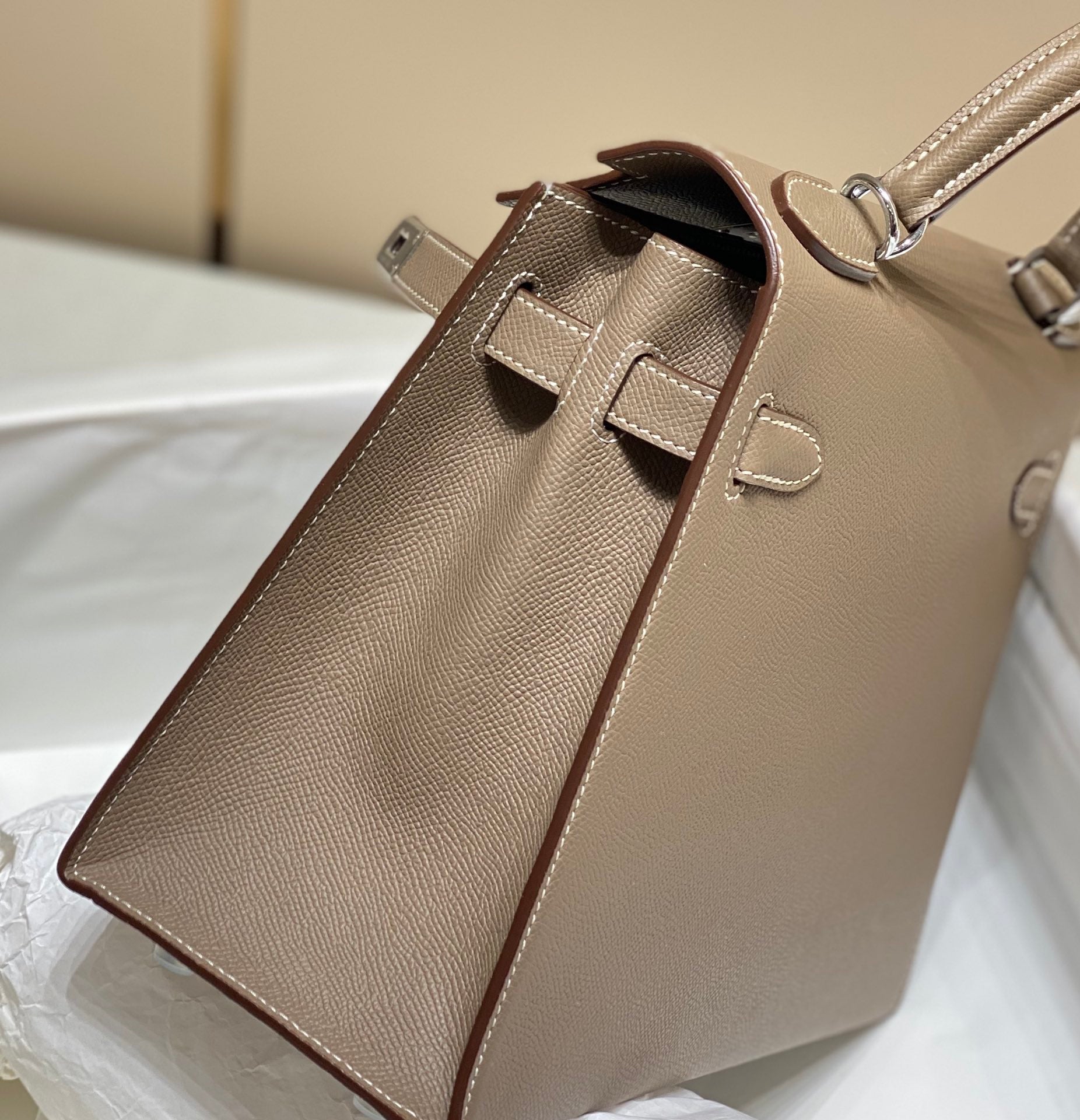 KELLY 28CM IN ETOUPE EPSOM CALFSKIN SLIVER HARDWARE