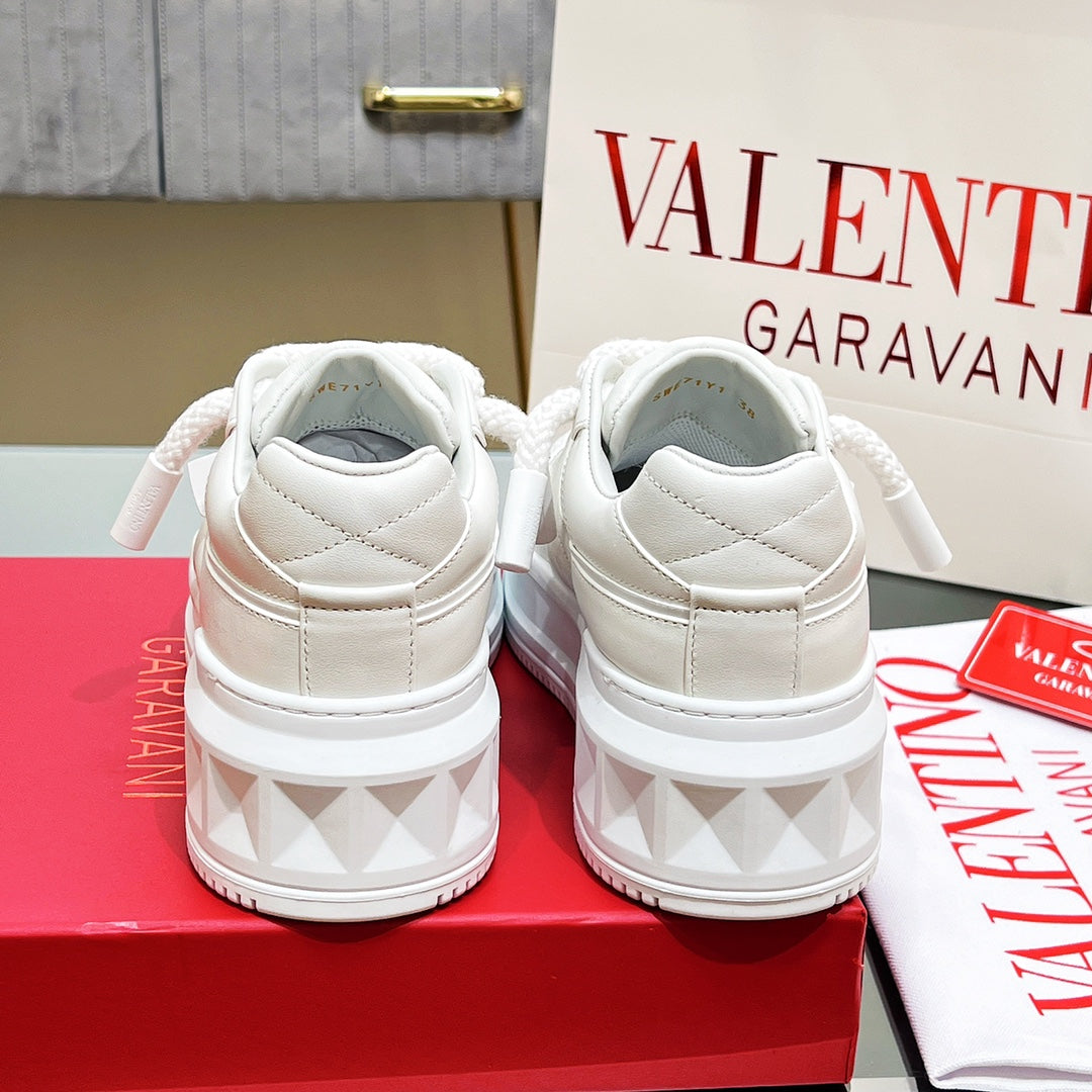 VALENTINO 25S GARAVANI ONE STUD XL PLATFORM SNEAKERS IN WHITE LAMBSKIN
