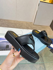 PRA SOFT PADDED NAPPA THONG WEDGE SANDALS BLACK LAMBSKIN