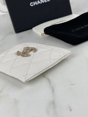 CC CARD HOLDER 19.5 WHITE GRAINED CALFSKIN GOLD ICON