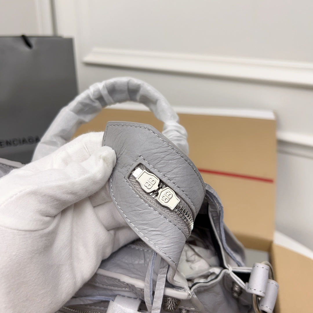 NEO CAGOLE 26 IN GREY LAMBSKIN