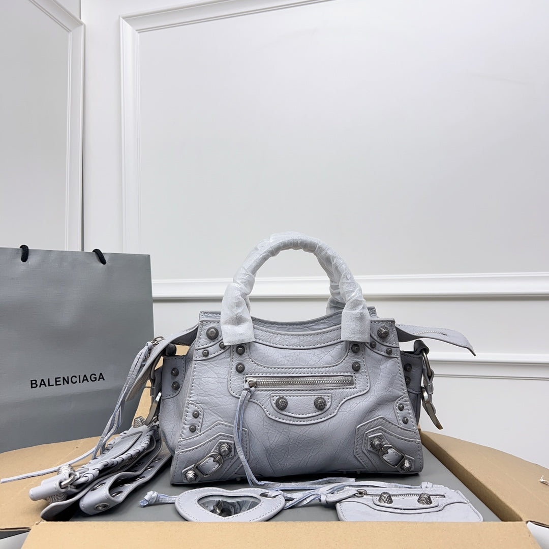 NEO CAGOLE 26 IN GREY LAMBSKIN