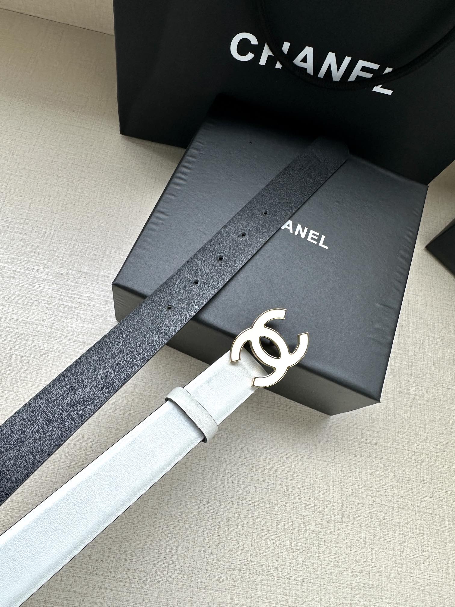 CC 30MM BELT IN FULL WHITE SMOOTH CALFSKIN METAL HARDWARE