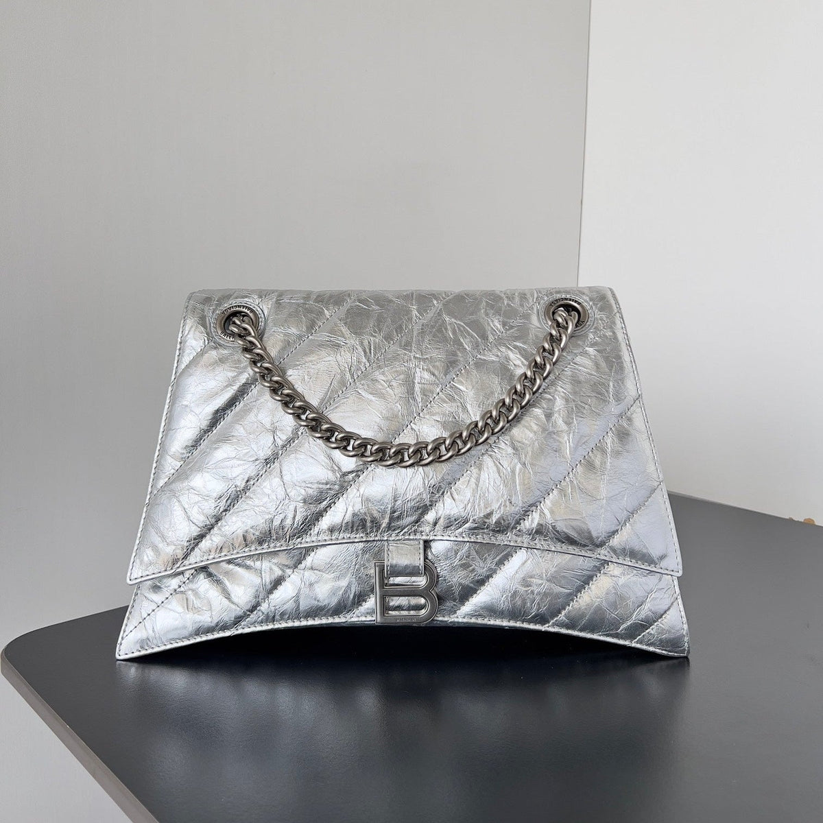 CRUSH CHAINED BAG 32 IN SILVER METALLIC QUILTED CRUSHED CALFSKIN