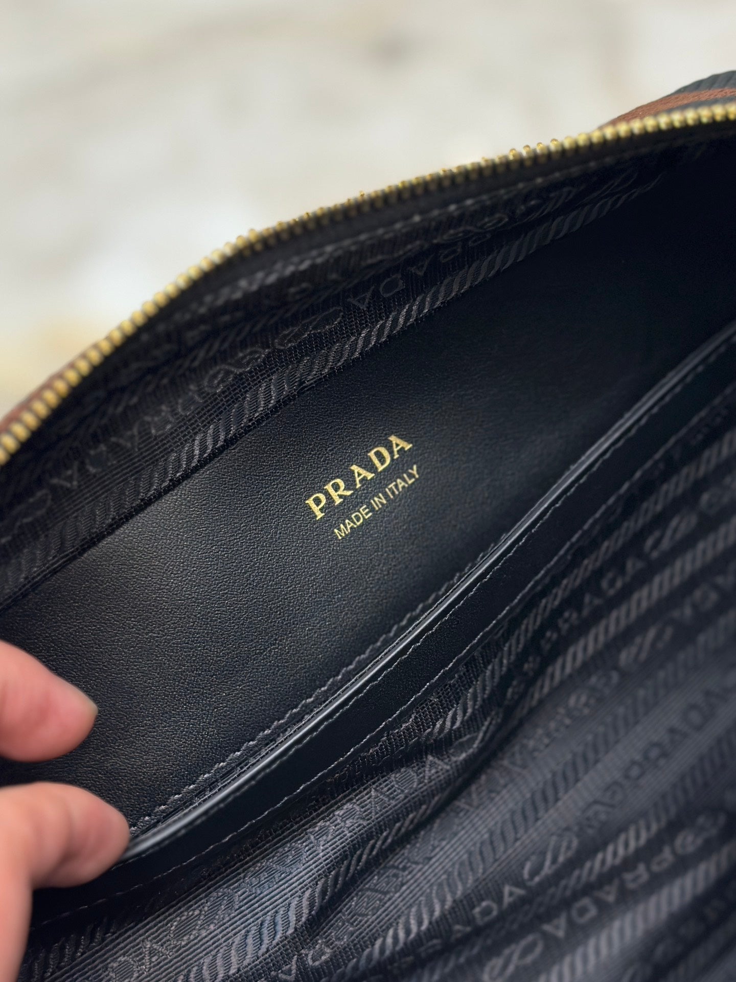 MESSENGER BAG 22 IN BLACK AND BROWN EMBROIDERED FABRIC GOLD HARDWARE