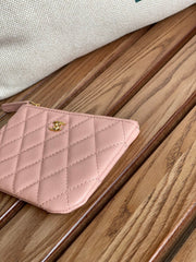 CC CLASSIC SMALL 15 ZIPPED POUCH IN LIGHT PINK GRAINED CALFSKIN