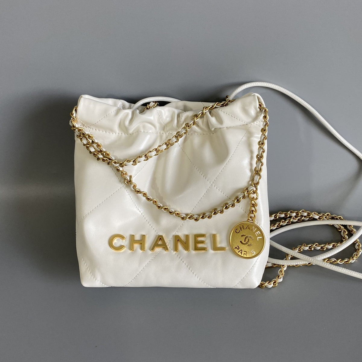 CC HOBO MINI 20CM WHITE LAMBSKIN GHW