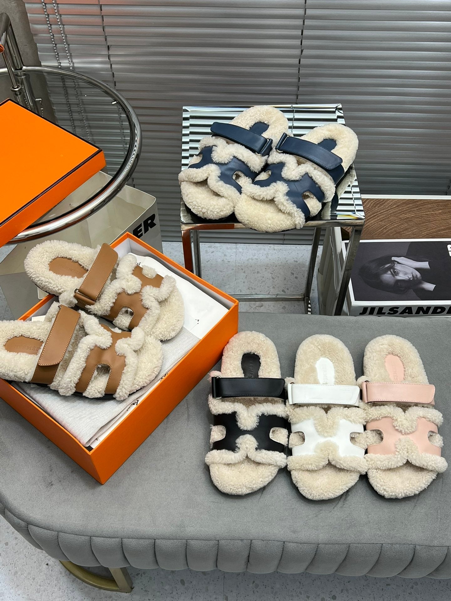 CHYPRE SLIPPERS IN BEIGE LAMB WOOL AND CLASSIC BLUE CALFSKIN