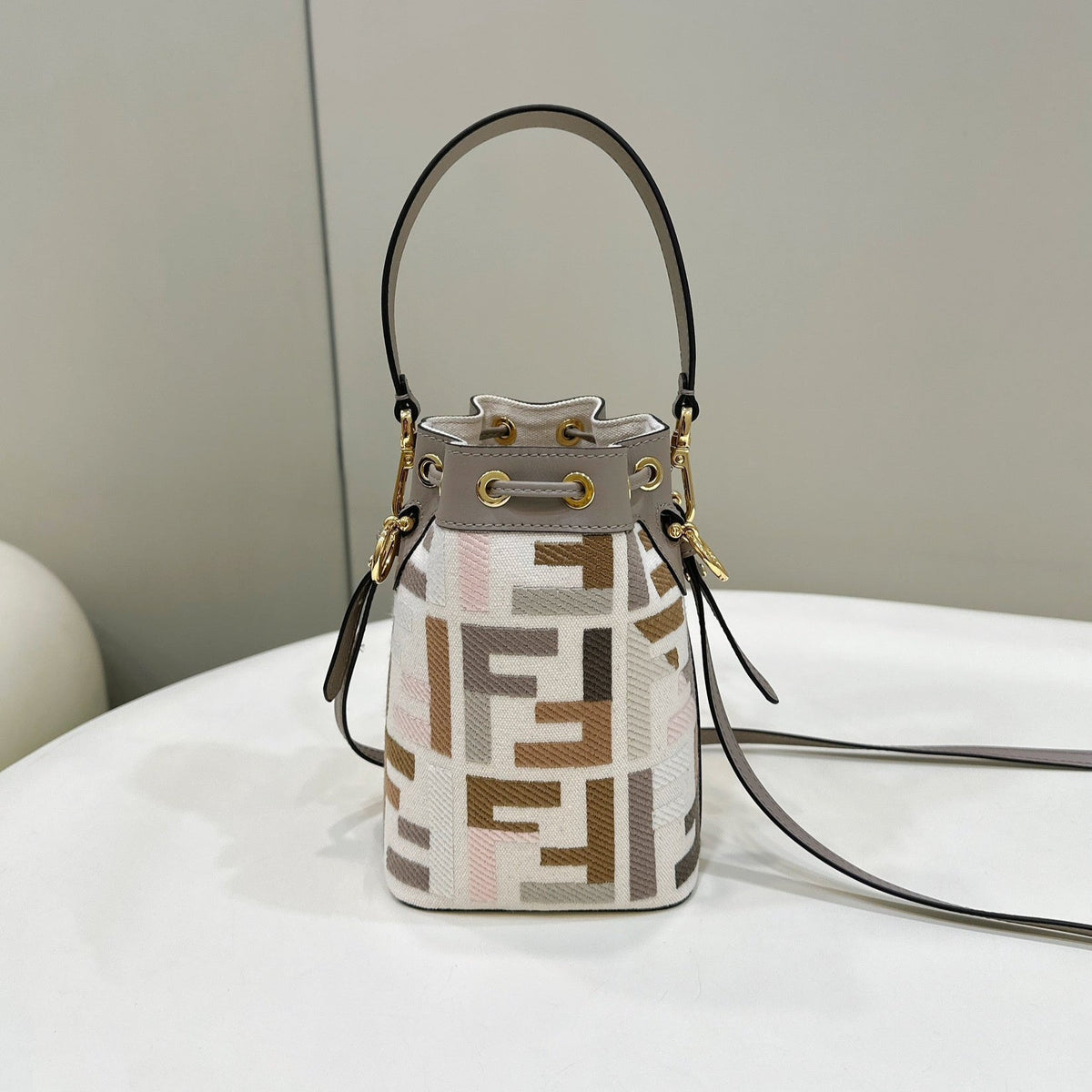 MON TRESOR 18 WITH FF MOTIF IN MULTICOLOR JACQUARD FABRIC