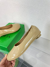 ATOMIC BALLERINA FLAT IN BISQUE BEIGE CALFSKIN