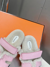 HM 26S SANDAL IN BEIGE WOOL AND LIGHT PINK CROCODILE PRINTED LEATHER