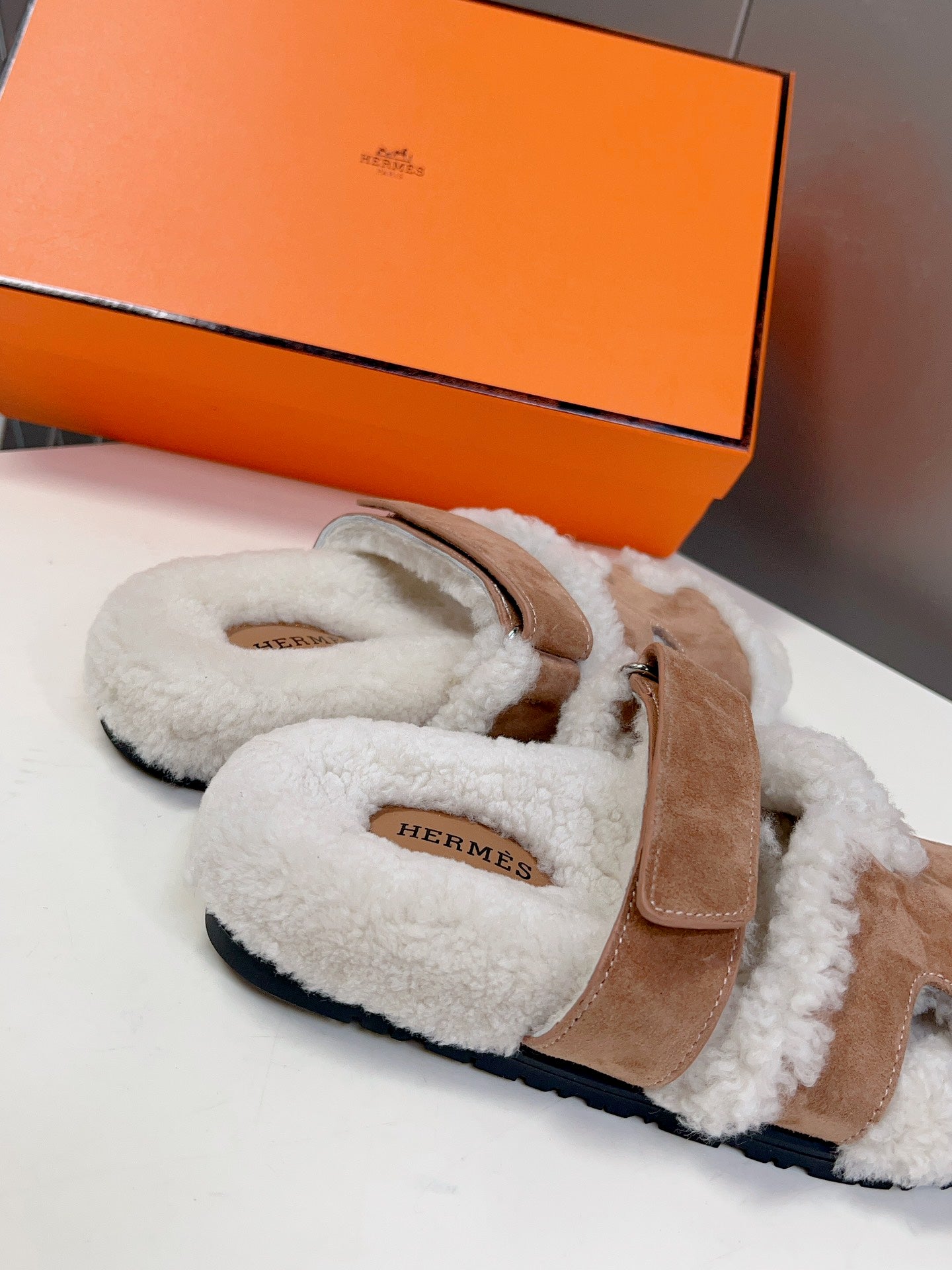 HM 26S SANDAL IN CREAM WHITE WOOL AND BEIGE BROWN SUEDE