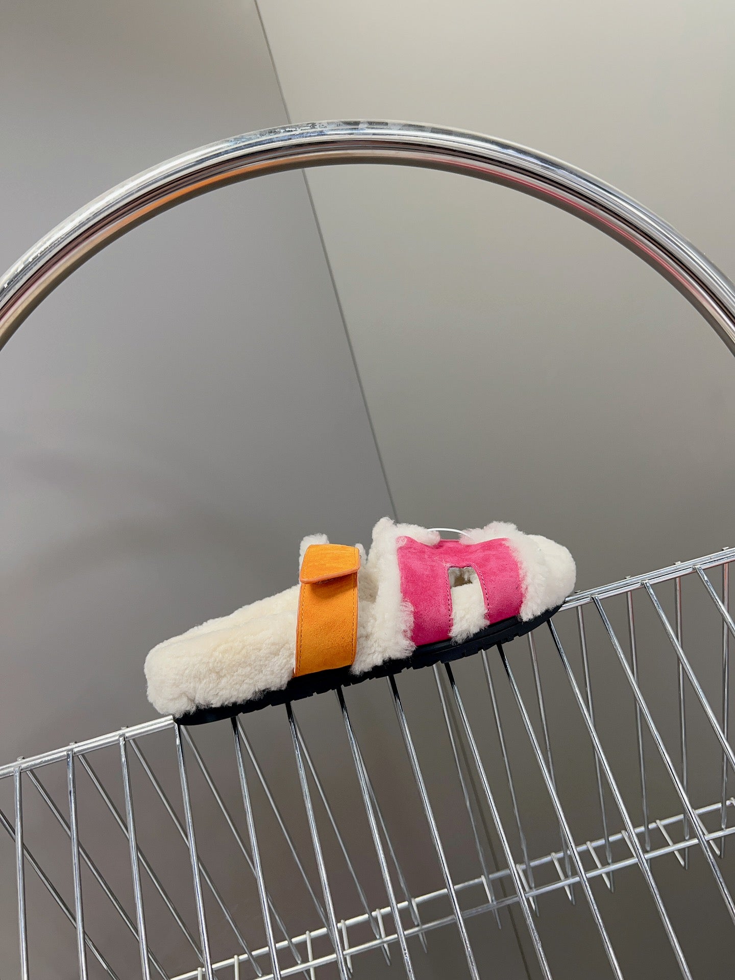 HM 26S SANDAL IN CREAM WHITE WOOL AND PINK SUEDE