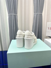 FLATFORM ROCKSTUD UNTITLED SNEAKER IN WHITE CALFSKIN