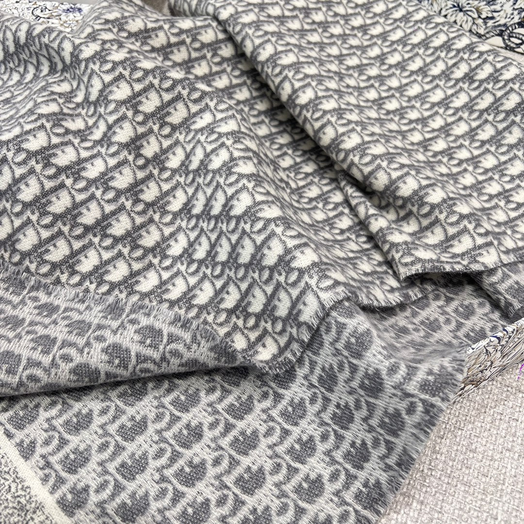 DIOR SCARF 200 CM IN CASHMERE 667141