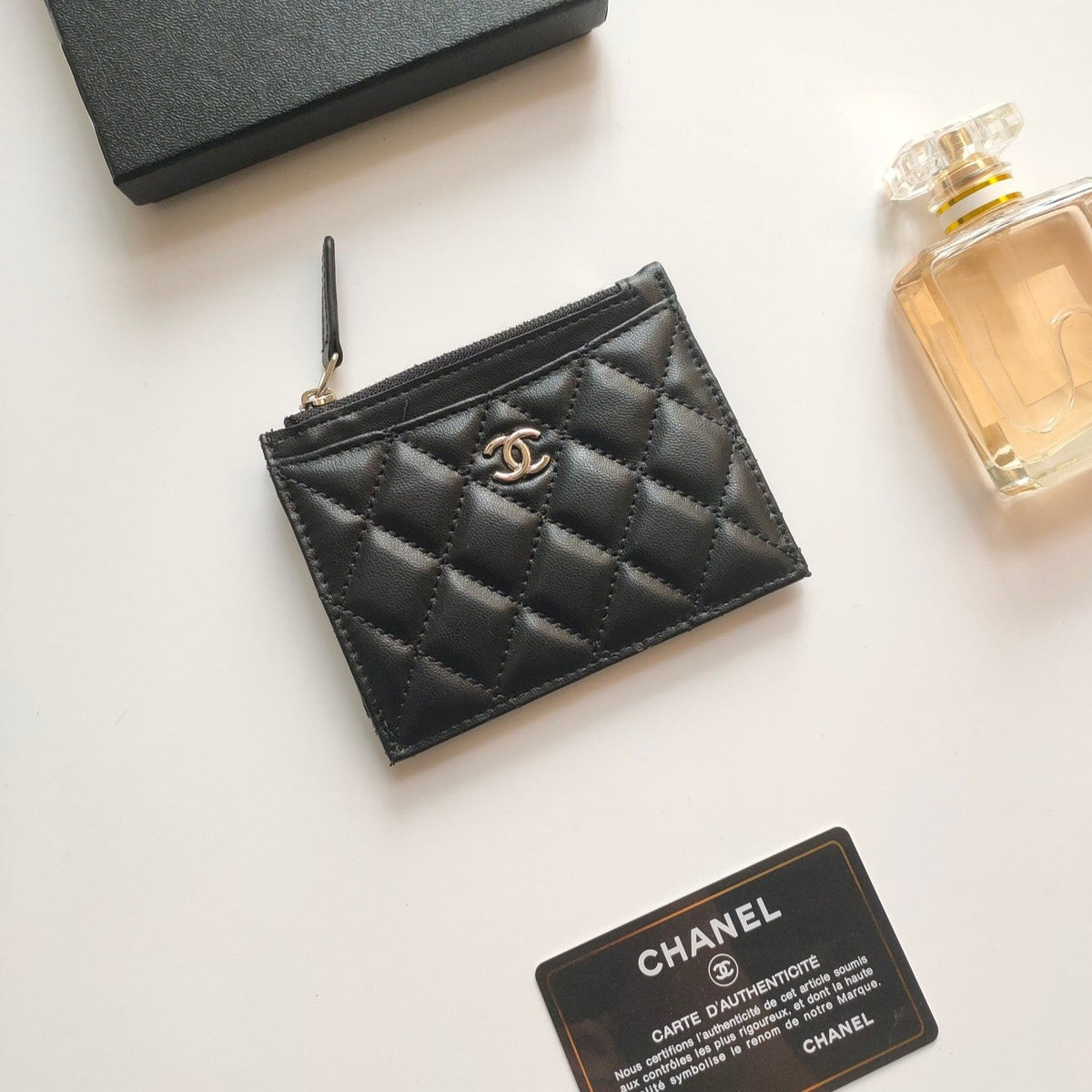 CC ZIPPED CARD HOLDER 11.5 BLACK CALFSKIN