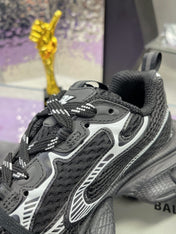 3XL SNEAKER IN BLACK MIX WHITE MESH AND POLYURETHANE