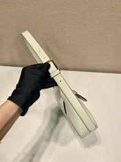 FLAP BAG 25 IN WHITE SMOOTH CALFSKIN TRIANGLE LOGO