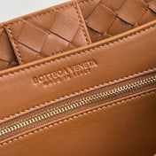 LARGE ANDIAMO 32 IN BURNT ORANGE LAMBSKIN