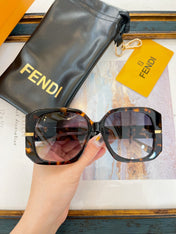 OVERSIZED FF DIAMONDS SQUARE FRAME SUNGLASSES FE40065F IN ACETATE