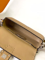 Fend Baguette 27 Bag Light Brown Calfskin Shw