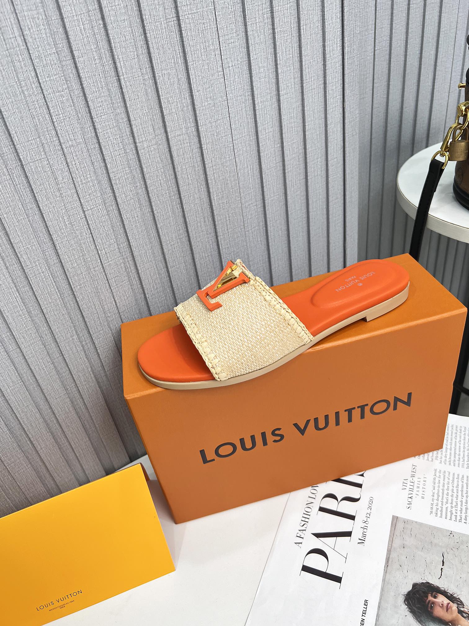 LV 26S FLAT SLIDES IN ORANGE CALFSKIN AND BEIGE RAFFIA