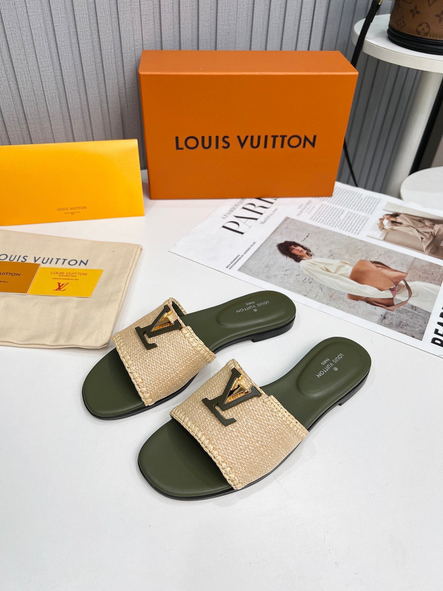 LV 26S FLAT SLIDES IN MOSS GREEN CALFSKIN AND BEIGE RAFFIA