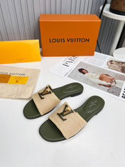 LV 26S FLAT SLIDES IN MOSS GREEN CALFSKIN AND BEIGE RAFFIA