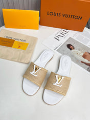 LV 26S FLAT SLIDES IN WHITE CALFSKIN AND BEIGE RAFFIA