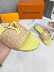 LV 26S FLAT SLIDES IN LIGHT YELLOW CALFSKIN AND BEIGE RAFFIA