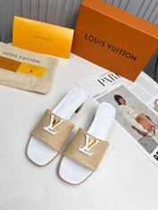 LV 26S CAPRI HIGH-HEELED MULES IN WHITE CALFSKIN AND BEIGE RAFFIA