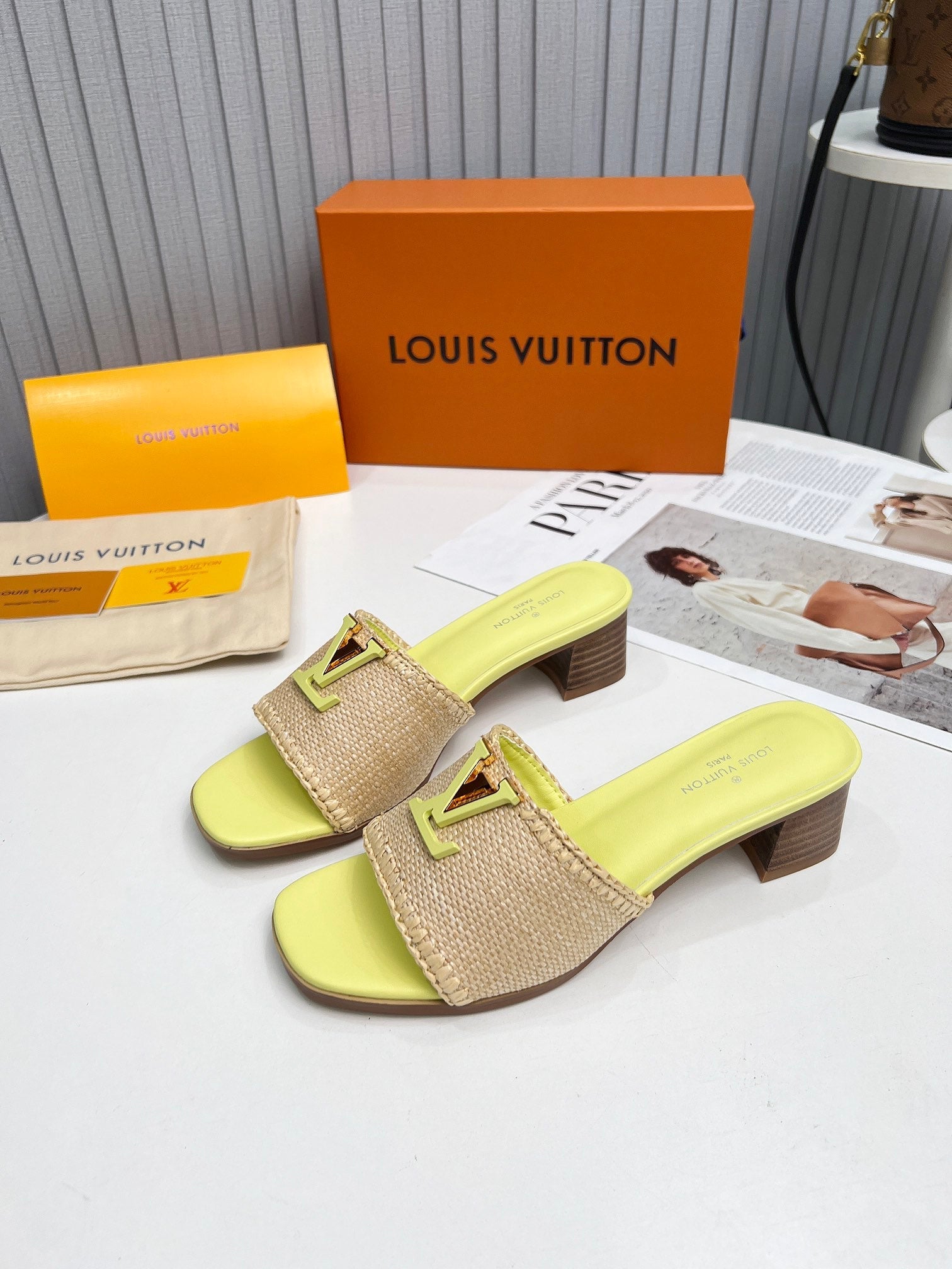 LV 26S CAPRI HIGH-HEELED MULES IN LIGHT YELLOW CALFSKIN AND BEIGE RAFFIA