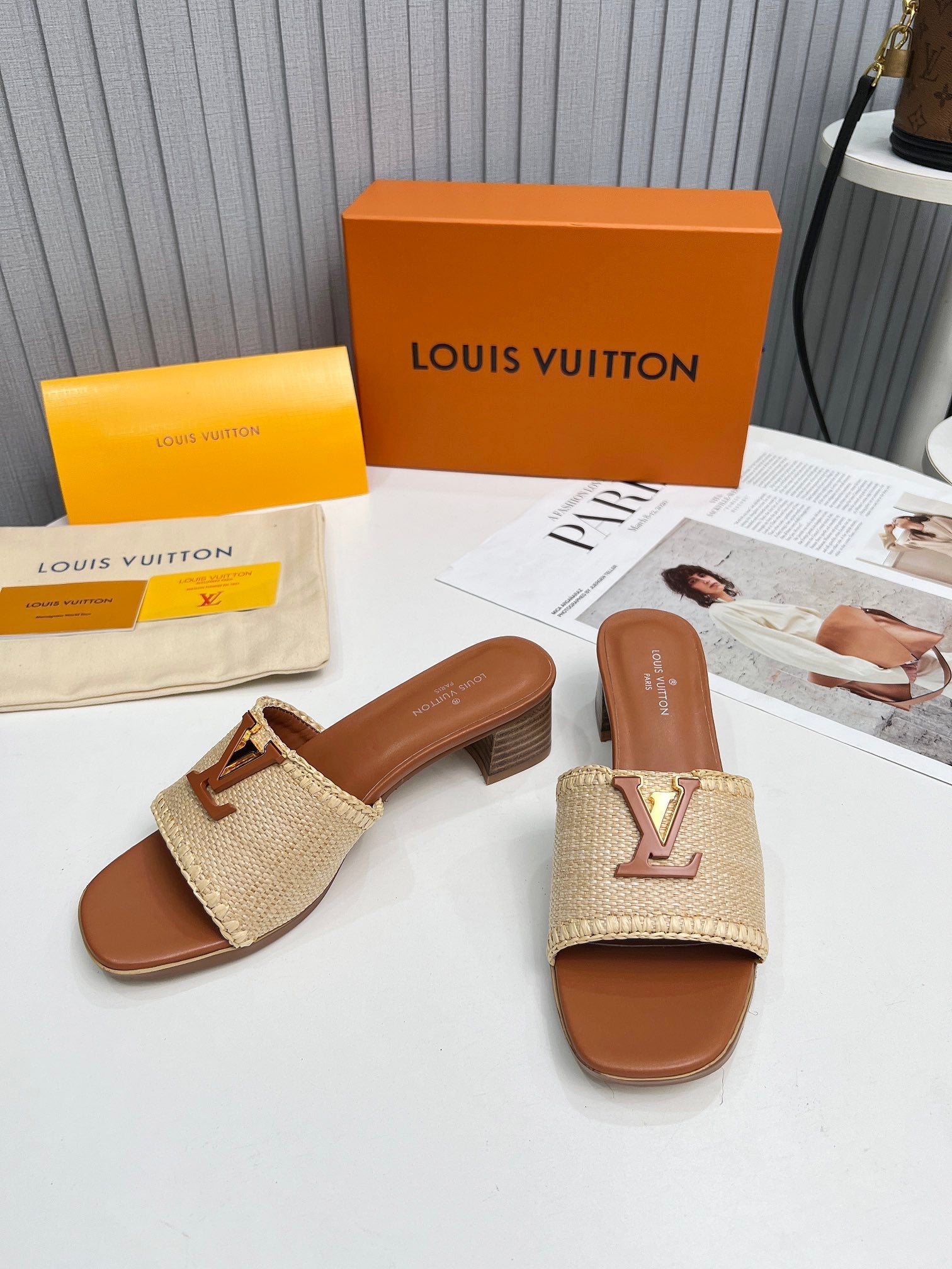 LV 26S CAPRI HIGH-HEELED MULES IN BROWN CALFSKIN AND BEIGE RAFFIA