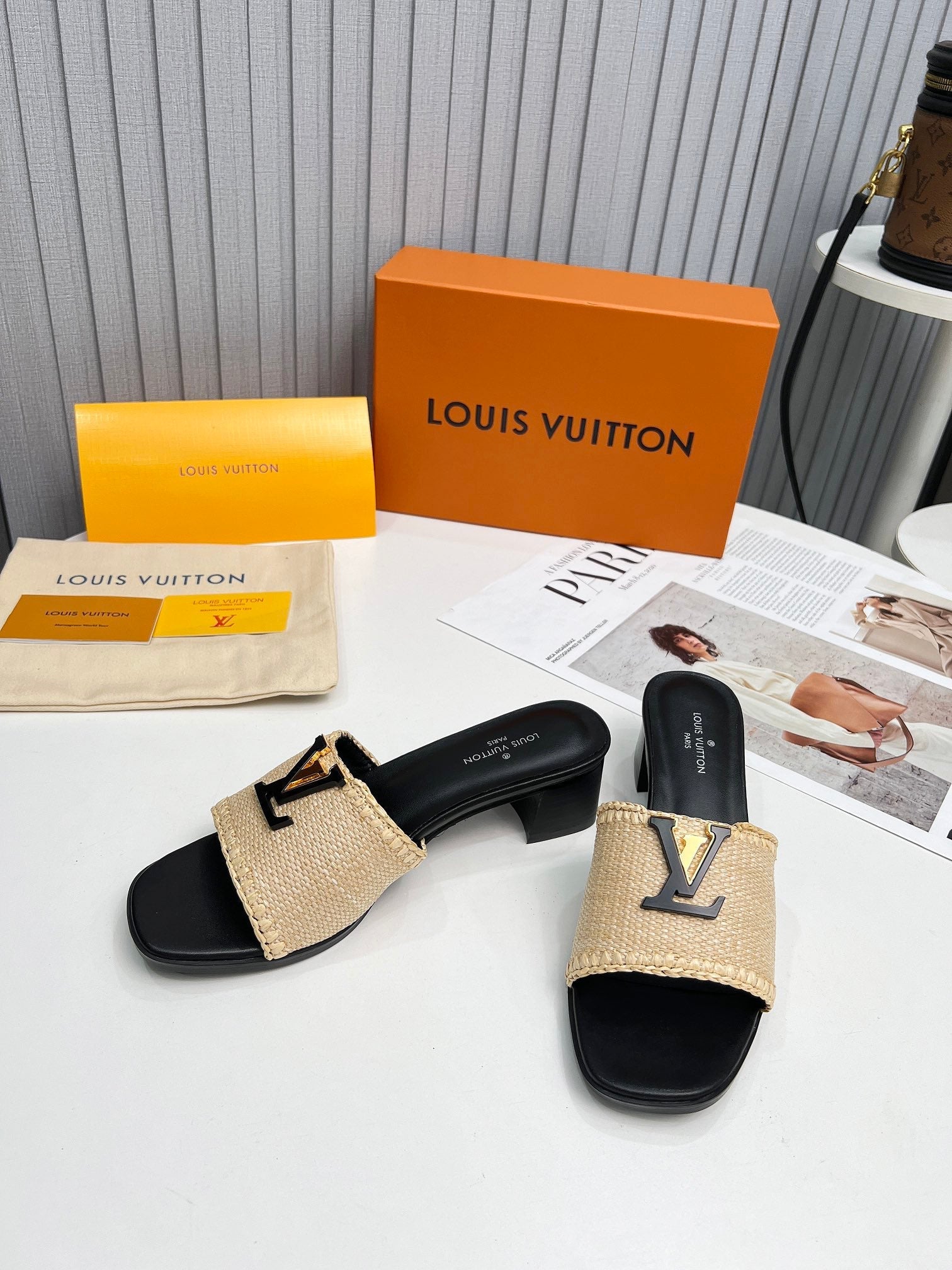 LV 26S CAPRI HIGH-HEELED MULES IN BLACK CALFSKIN AND BEIGE RAFFIA
