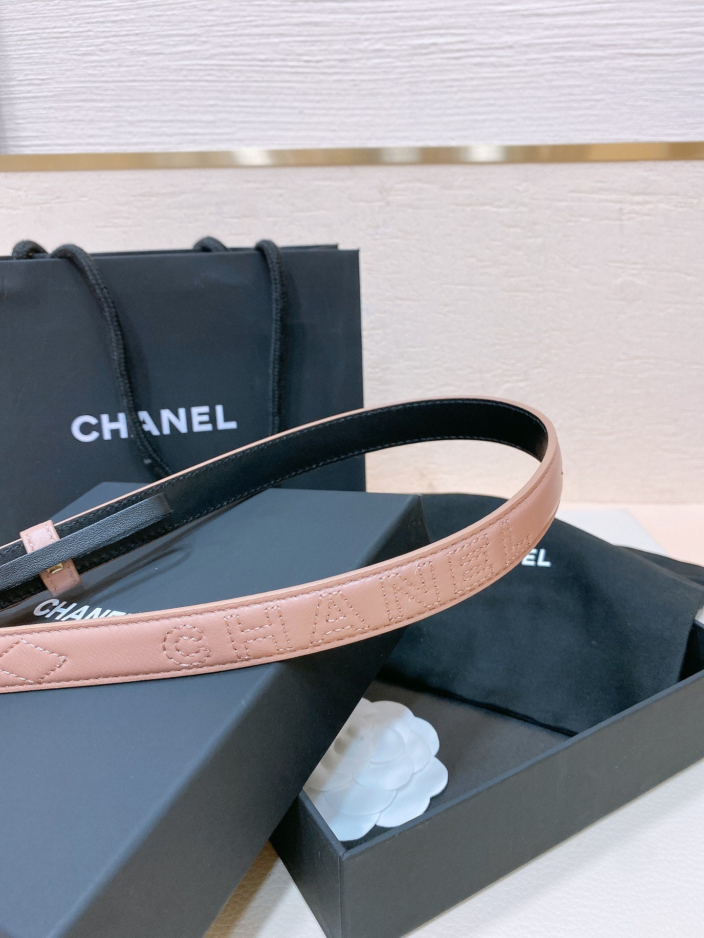 CHANEL 26S BELT 20 MM IN LIGHT PINK CALFSKIN 655205