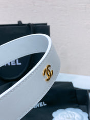 CC BELT 30MM IN WHITE SMOOTH CALFSKIN GOLD MIX WHITE HARDWARE