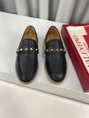 LEISURE FLOWS SPLIT LOAFER IN BLACK CALFSKIN