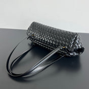 SHOULDER BAG 37 IN BLACK LAMBSKIN