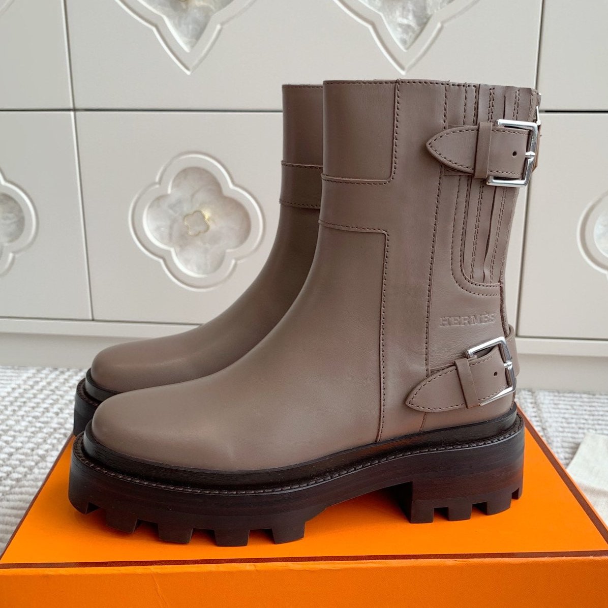 JAIME ANKLE BOOT IN CEDAR BROWN CALFSKIN